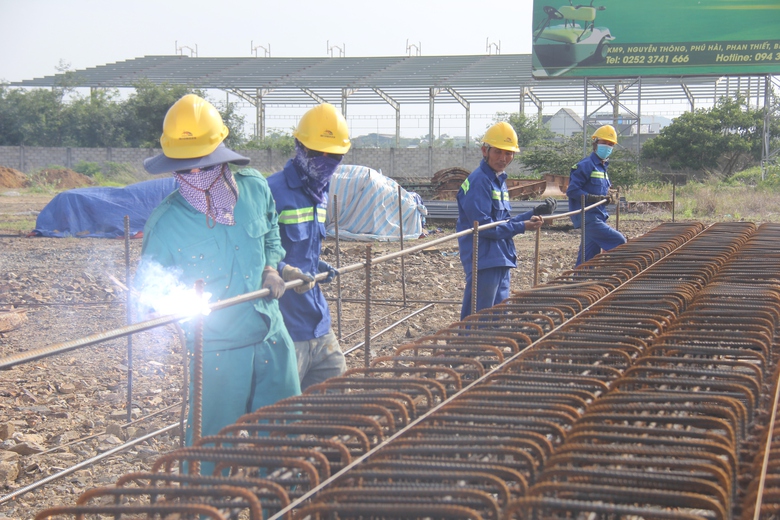 Cầu vượt n&uacute;t giao cao tốc Phan Thiết - Dầu Gi&acirc;y đang thi c&ocirc;ng, t&agrave;i xế cần lưu &yacute; g&igrave;?- Ảnh 2.