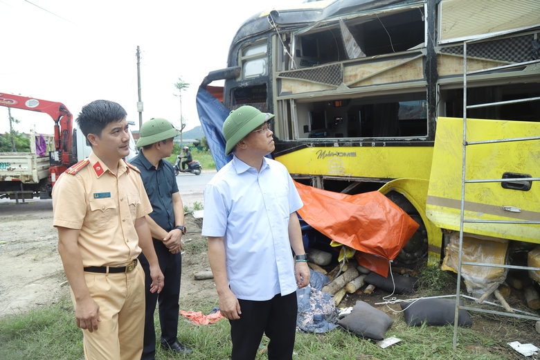 Th&ocirc;ng tin mới về c&aacute;c nạn nh&acirc;n bị thương trong vụ lật xe kh&aacute;ch ở H&agrave; Tĩnh- Ảnh 2.