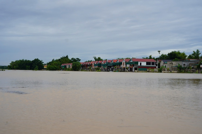 H&agrave; Tĩnh: Nước lũ từ s&ocirc;ng Cả tr&agrave;n về, v&ugrave;ng ven s&ocirc;ng La ngập nặng- Ảnh 3.