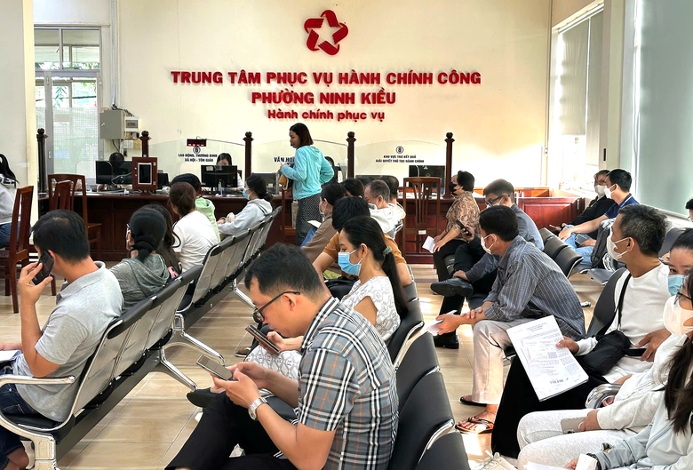 Chủ tịch Cần Thơ đề xuất phục vụ miễn ph&iacute; b&aacute;nh, nước tại khu h&agrave;nh ch&iacute;nh c&ocirc;ng- Ảnh 2.