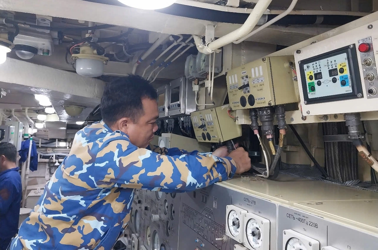 Bộ đội Hải qu&acirc;n căng sức tập luyện, sẵn s&agrave;ng diễu binh tr&ecirc;n biển- Ảnh 2.