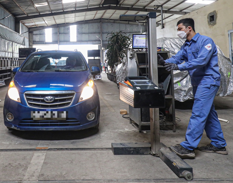 &Ocirc; t&ocirc; lắp th&ecirc;m đ&egrave;n gầm c&oacute; được đăng kiểm?- Ảnh 1.