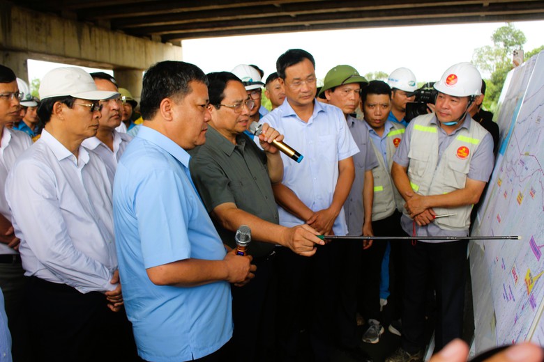 Thủ tướng Phạm Minh Ch&iacute;nh: Quyết ho&agrave;n th&agrave;nh cao tốc Vạn Ninh - Cam Lộ v&agrave;o 19/8- Ảnh 2.