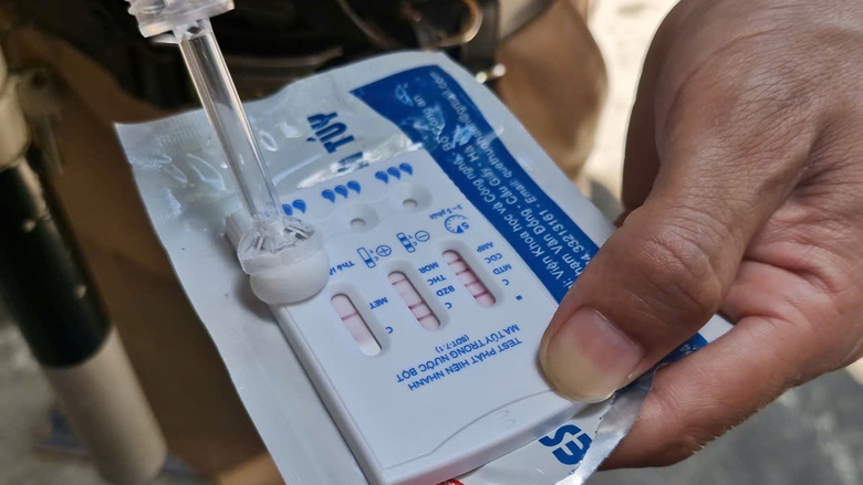 CSGT dừng xe kiểm tra ma t&uacute;y, nồng độ cồn với t&agrave;i xế xe kh&aacute;ch ở nhiều địa phương- Ảnh 12.