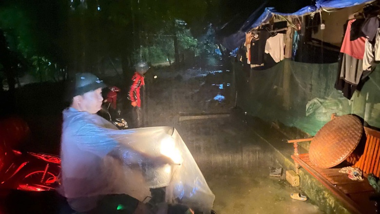 L&agrave;o Cai: Hơn 400 hộ d&acirc;n phải di dời do mưa lớn, nguy cơ sạt lở v&agrave; ngập &uacute;ng- Ảnh 1.