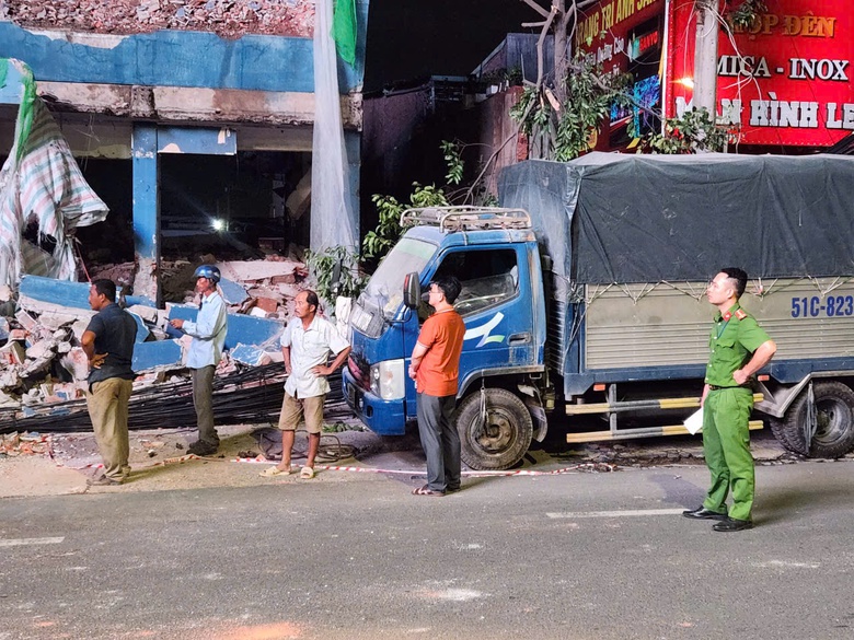 Đồng Nai: Khẩn trương khắc phục sự cố tháo dỡ rạp Thanh Bình- Ảnh 1. Đồng Nai: Khẩn trương khắc phục sự cố tháo dỡ rạp Thanh Bình- Ảnh 1.