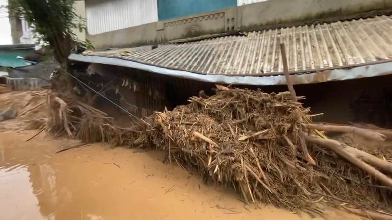 Nỗ lực t&igrave;m kiếm nạn nh&acirc;n mất t&iacute;ch sau lũ qu&eacute;t v&agrave; sạt lở đất ở Sơn La- Ảnh 4.
