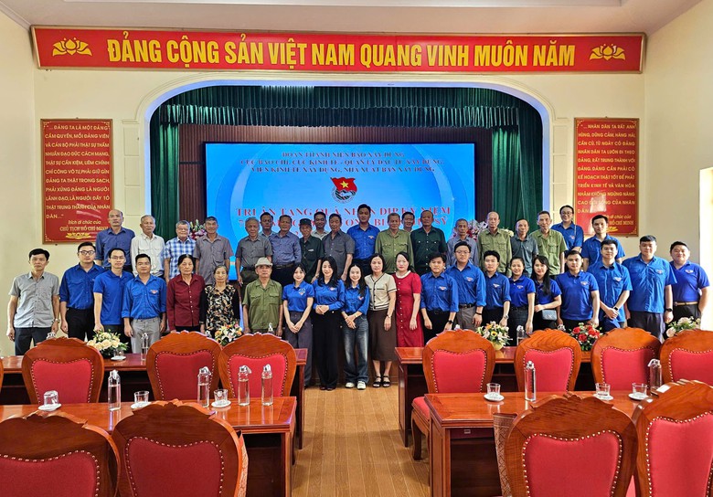 Đo&agrave;n Thanh ni&ecirc;n B&aacute;o X&acirc;y dựng tri &acirc;n cựu chiến binh t&agrave;u kh&ocirc;ng số, thăm gia đ&igrave;nh ch&iacute;nh s&aacute;ch- Ảnh 22.