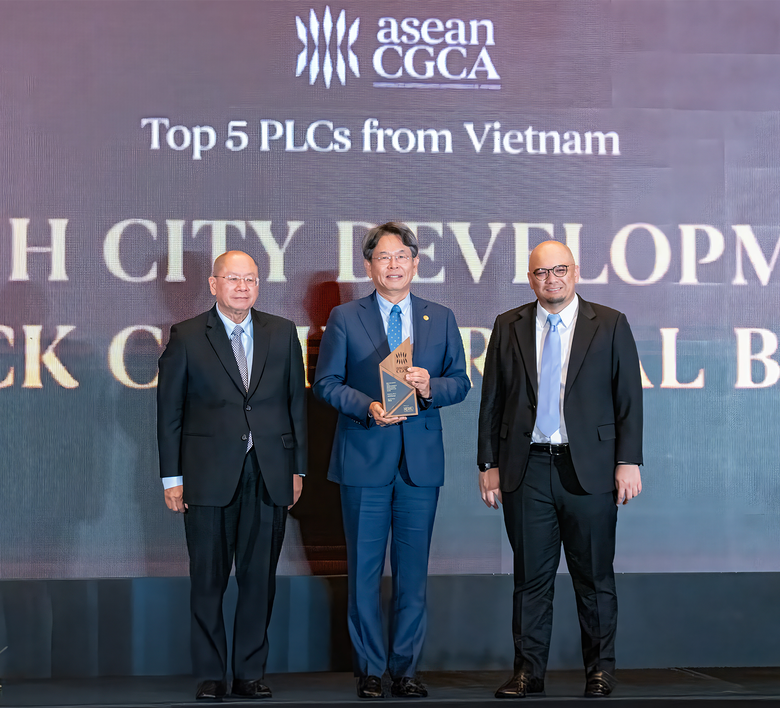 HDBank được vinh danh Top 5 doanh nghiệp quản trị chuẩn mực ASEAN 2025- Ảnh 2.