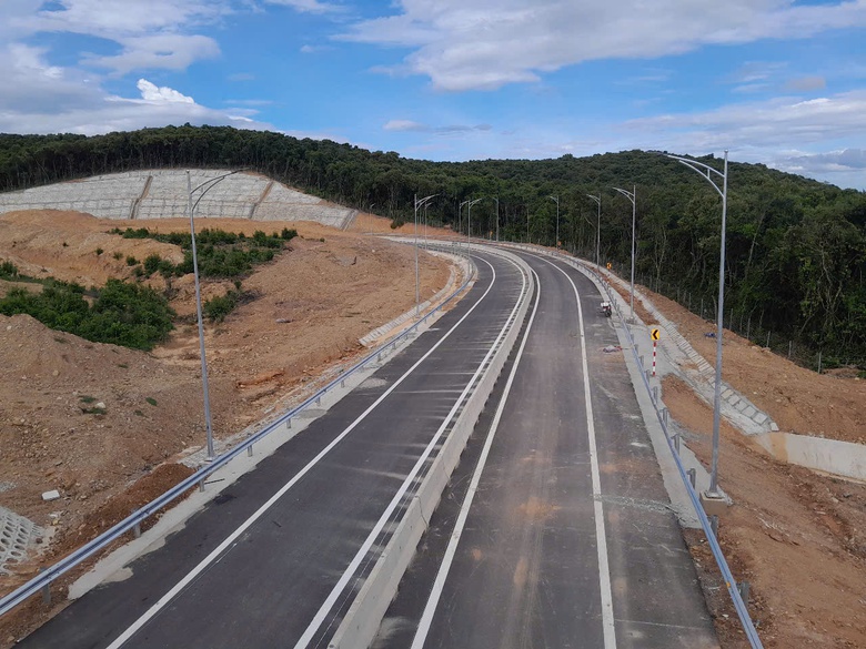 Cao tốc Vũng Áng - Bùng tăng tốc về đích trước 19/8- Ảnh 5. Cao tốc Vũng Áng - Bùng tăng tốc về đích trước 19/8- Ảnh 5.