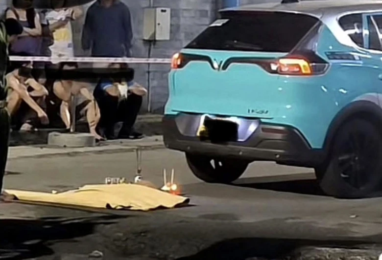 Hiện trường vụ va chạm khiến b&eacute; g&aacute;i 4 tuổi tử vong - Ảnh: Nghinh Phong.