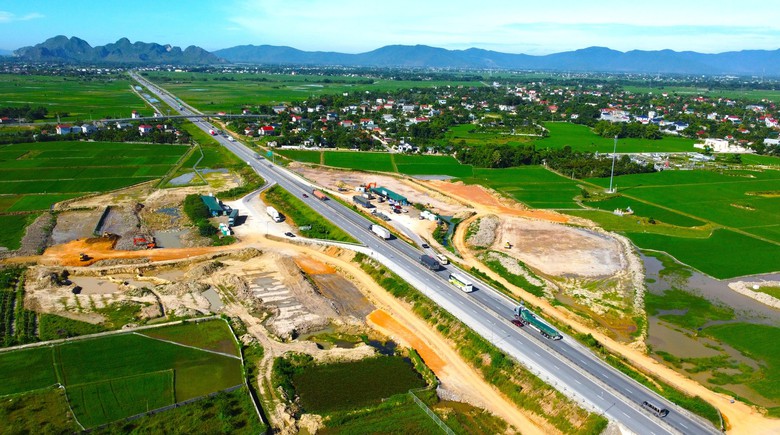 V&igrave; sao trạm dừng nghỉ cao tốc chậm tiến độ?- Ảnh 1.