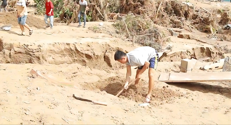 Nghệ An: Người d&acirc;n v&ugrave;ng rốn lũ Mỹ L&yacute; trĩu nặng &acirc;u lo, nỗ lực ổn định cuộc sống- Ảnh 9.