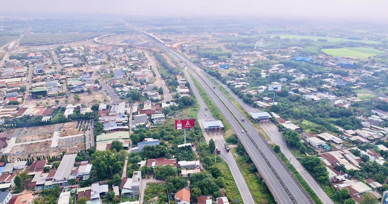 Triển khai cắm cọc giải phóng mặt bằng dự án mở rộng cao tốc TP.HCM - Long Thành- Ảnh 3. Triển khai cắm cọc giải phóng mặt bằng dự án mở rộng cao tốc TP.HCM - Long Thành- Ảnh 3.