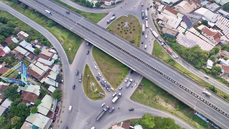 Triển khai cắm cọc giải phóng mặt bằng dự án mở rộng cao tốc TP.HCM - Long Thành- Ảnh 2. Triển khai cắm cọc giải phóng mặt bằng dự án mở rộng cao tốc TP.HCM - Long Thành- Ảnh 2.