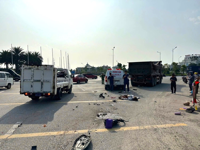 Hải Ph&ograve;ng: Thiếu nữ đi xe m&aacute;y tử vong tại chỗ sau va chạm với &ocirc; t&ocirc; tải ở v&ograve;ng xuyến- Ảnh 1.