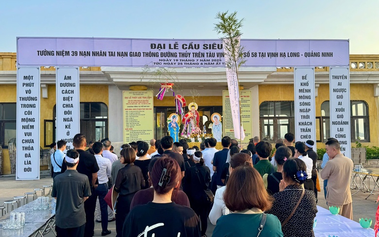 Quảng Ninh l&agrave;m lễ cầu si&ecirc;u tưởng niệm nạn nh&acirc;n vụ lật t&agrave;u Vịnh Xanh 58- Ảnh 2.
