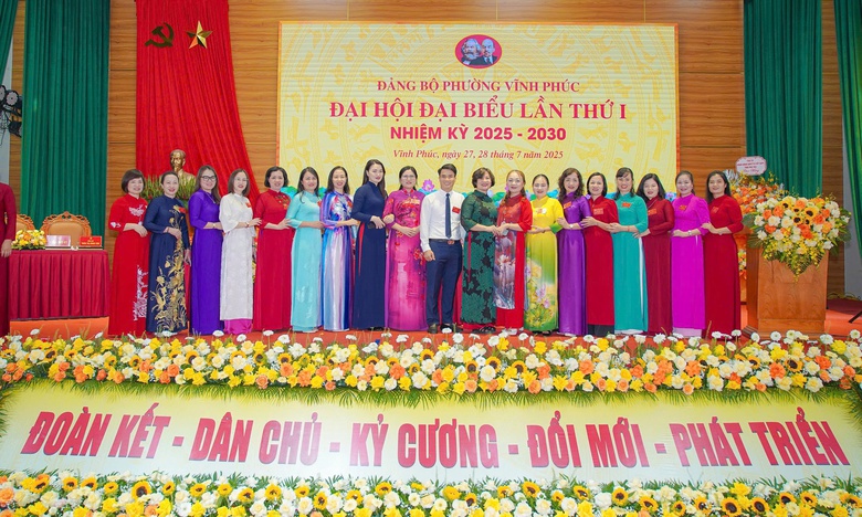 Ph&uacute; Thọ: X&acirc;y dựng phường Vĩnh Ph&uacute;c hiện đại, v&igrave; nh&acirc;n d&acirc;n phục vụ- Ảnh 10.