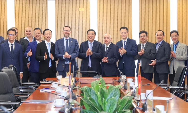 Tăng cường hợp tác đường sắt, hàng không Việt Nam - Vương quốc Anh- Ảnh 2. Tăng cường hợp tác đường sắt, hàng không Việt Nam - Vương quốc Anh- Ảnh 2.