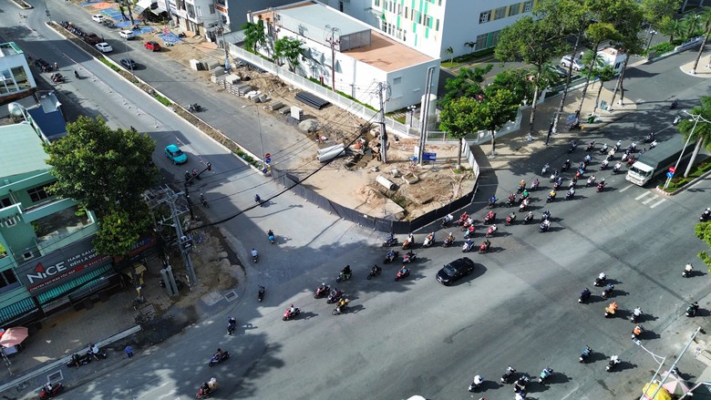 Người dân bức xúc vì tuyến đường hơn 500m nội ô Cần Thơ thi công ì ạch- Ảnh 1.