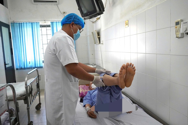 Người phụ nữ Cần Thơ bị vi&ecirc;n đạn lạc găm v&agrave;o đầu l&uacute;c đi l&agrave;m vườn- Ảnh 3.