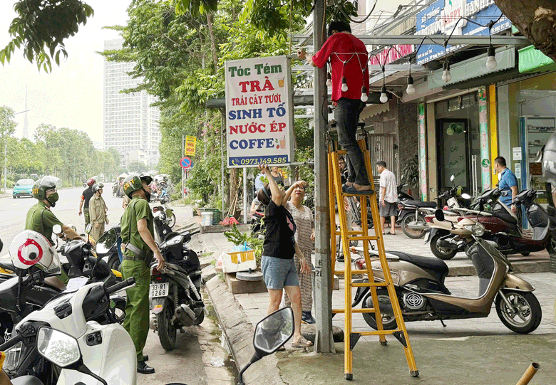Bao giờ dẹp được chợ cóc, chợ tạm trên địa bàn Hà Nội?- Ảnh 15. Bao giờ dẹp được chợ cóc, chợ tạm trên địa bàn Hà Nội?- Ảnh 15.