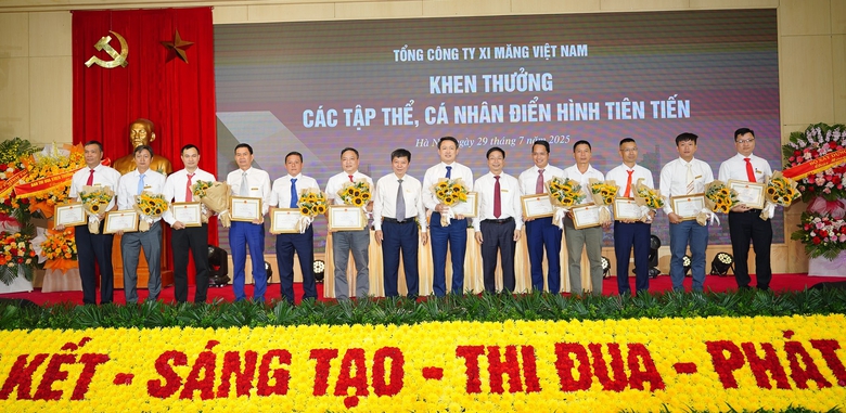 VICEM thi đua ph&aacute;t triển &ldquo;xi măng xanh - xi măng giảm carbon"- Ảnh 5.