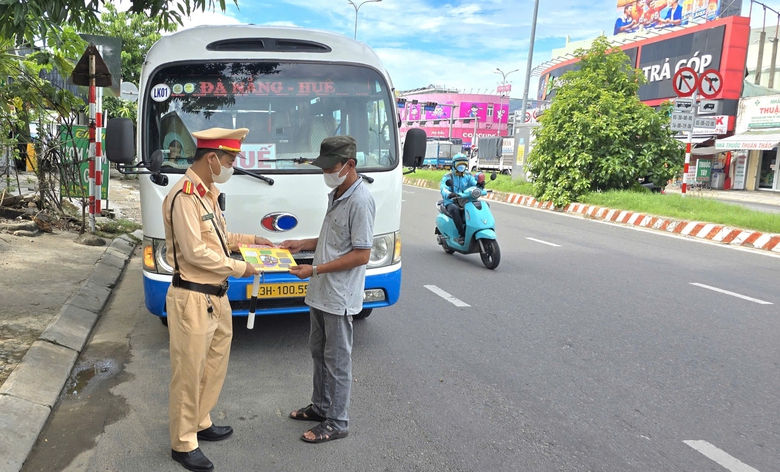 Đ&agrave; Nẵng tăng cường xử l&yacute; xe kh&aacute;ch, xe hợp đồng vi phạm- Ảnh 3.