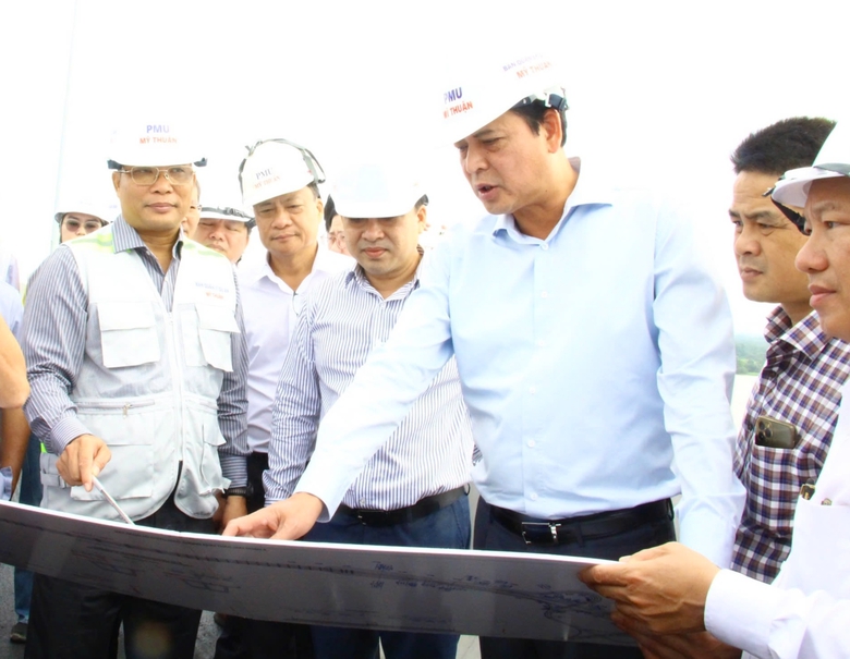 Khai thác tạm đoạn Vành đai 3 TP.HCM từ 19/8: Phải đảm bảo an toàn giao thông- Ảnh 1. Khai thác tạm đoạn Vành đai 3 TP.HCM từ 19/8: Phải đảm bảo an toàn giao thông- Ảnh 1.