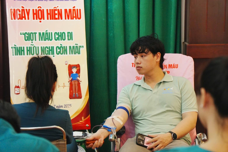 Cảnh b&aacute;o thủ đoạn giả mạo c&aacute;n bộ y tế lừa đảo người hiến m&aacute;u tại TP.HCM- Ảnh 2.