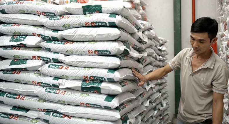Sản phẩm Hữu cơ Ph&uacute; Mỹ Organic: Ho&agrave;n thiện &ldquo;Bộ ba v&agrave;ng&rdquo; dinh dưỡng cho n&ocirc;ng nghiệp- Ảnh 1.