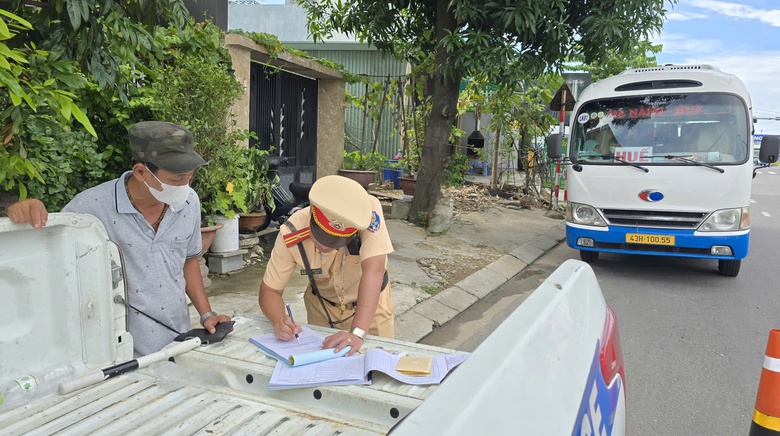 Đ&agrave; Nẵng tăng cường xử l&yacute; xe kh&aacute;ch, xe hợp đồng vi phạm- Ảnh 4.