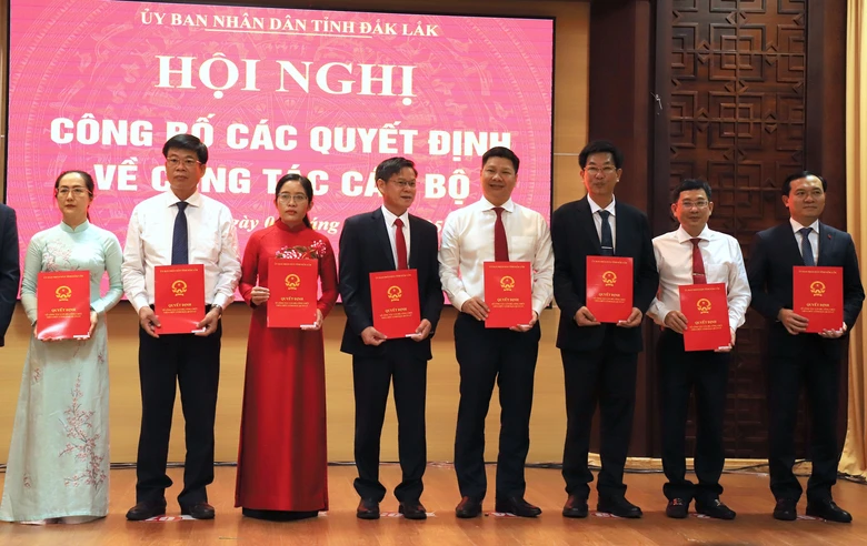 Chủ tịch UBND TP Tuy H&ograve;a cũ l&agrave;m Gi&aacute;m đốc Sở X&acirc;y dựng Đắk Lắk- Ảnh 1.