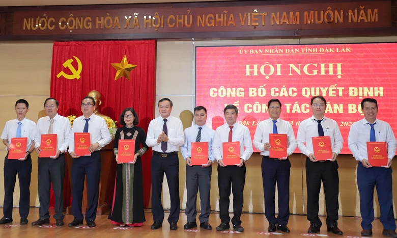 Chủ tịch UBND TP Tuy H&ograve;a cũ l&agrave;m Gi&aacute;m đốc Sở X&acirc;y dựng Đắk Lắk- Ảnh 3.