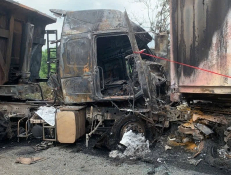 Đồng Nai: Hai xe đầu k&eacute;o bốc ch&aacute;y dữ dội sau va chạm tr&ecirc;n đường tỉnh 769- Ảnh 3.