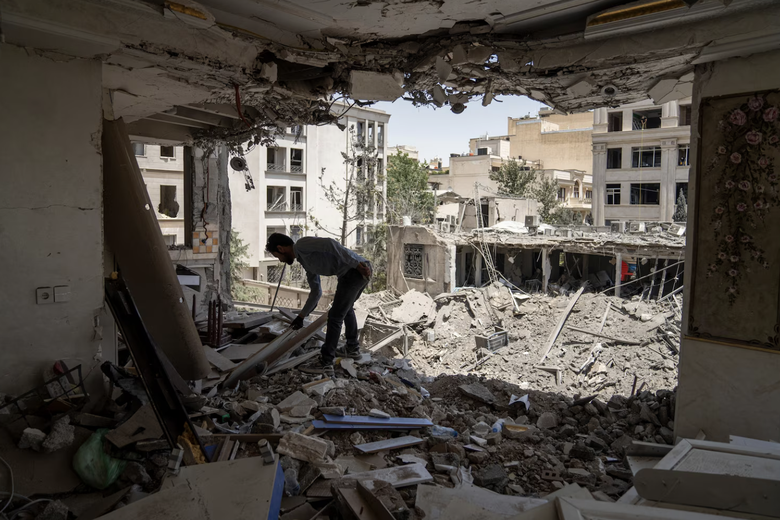 Th&ocirc;ng tin mới nhất về t&igrave;nh h&igrave;nh người Việt Nam tại Israel, Iran- Ảnh 1.