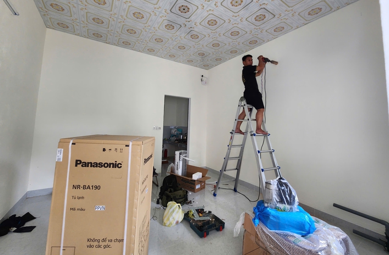 Ấm lòng với 1001 cách đồng bào đùm bọc, hỗ trợ cán bộ ổn định nơi ở sau sáp nhập tỉnh- Ảnh 2. Ấm lòng với 1001 cách đồng bào đùm bọc, hỗ trợ cán bộ ổn định nơi ở sau sáp nhập tỉnh- Ảnh 2.