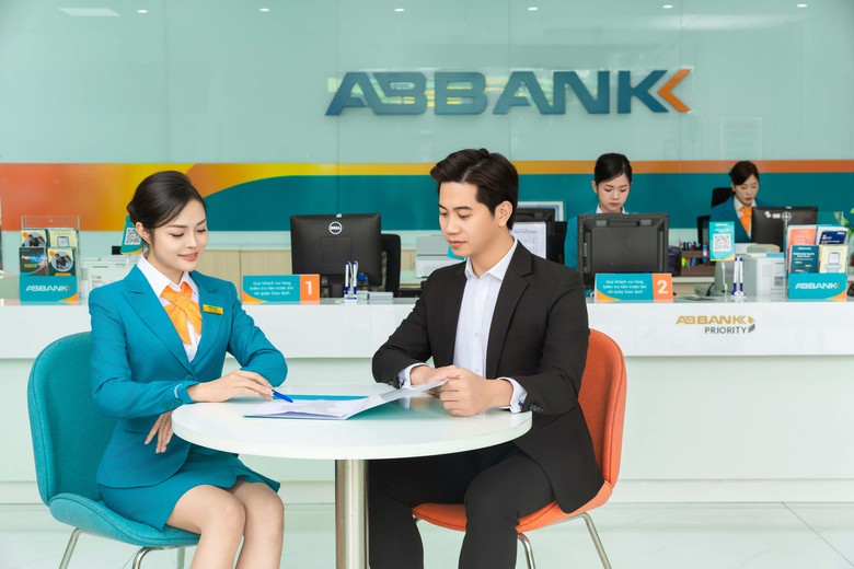 ABBANK hoàn thành hơn 90% kế hoạch năm, các hoạt động kinh doanh bứt phá mạnh mẽ- Ảnh 3. ABBANK hoàn thành hơn 90% kế hoạch năm, các hoạt động kinh doanh bứt phá mạnh mẽ- Ảnh 3.