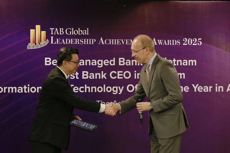 Techcombank được vinh danh 3 giải thưởng xuất sắc từ Asian Banker- Ảnh 3.