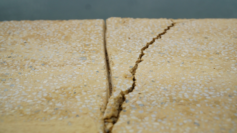 Gia Lai: C&ocirc;ng tr&igrave;nh ti&ecirc;u tho&aacute;t lũ vừa kh&aacute;nh th&agrave;nh đ&atilde; lộ nhiều vết nứt- Ảnh 3.