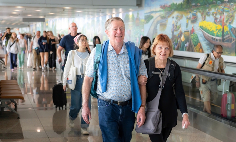 Hơn 16 triệu lượt khách qua sân bay Nội Bài nửa đầu năm 2025- Ảnh 1. Hơn 16 triệu lượt khách qua sân bay Nội Bài nửa đầu năm 2025- Ảnh 1.