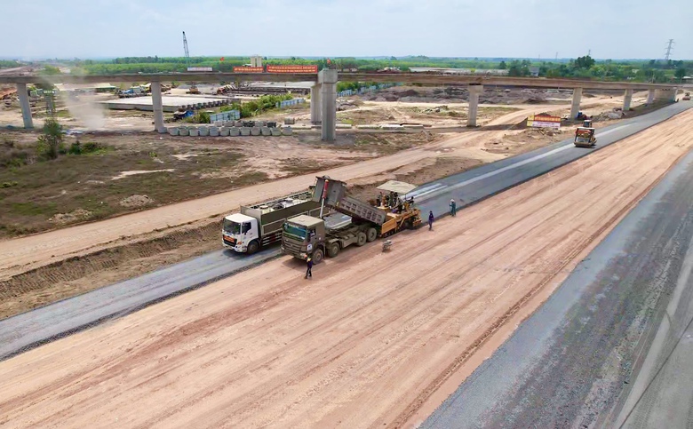 5 mỏ đ&aacute; tại Đồng Nai &aacute;p dụng cơ chế đặc th&ugrave; phục vụ s&acirc;n bay, cao tốc- Ảnh 2.