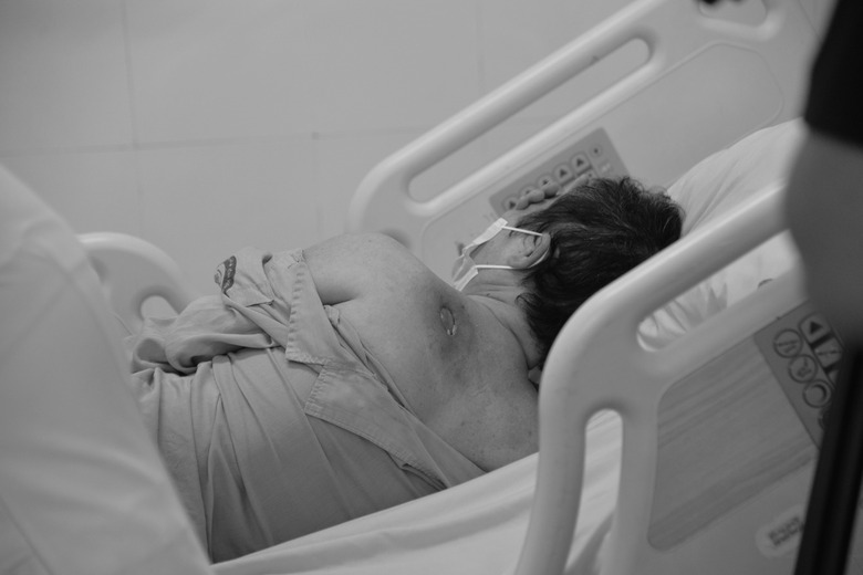 Uống nước đường "giải độc", một bệnh nh&acirc;n đ&aacute;i th&aacute;o đường nguy kịch- Ảnh 2.