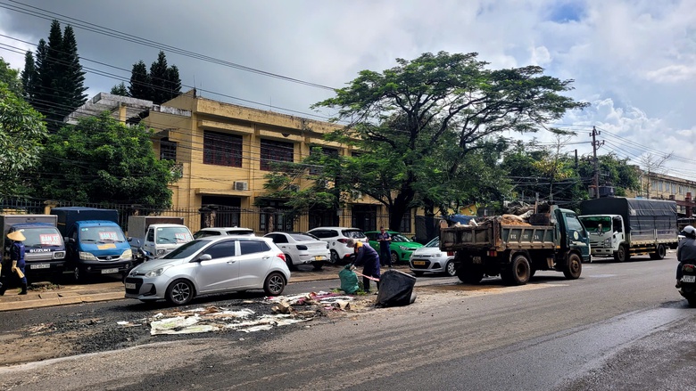 Khẩn trương đảm bảo ATGT tại khu vực đô thị Pleiku- Ảnh 1. Khẩn trương đảm bảo ATGT tại khu vực đô thị Pleiku- Ảnh 1.