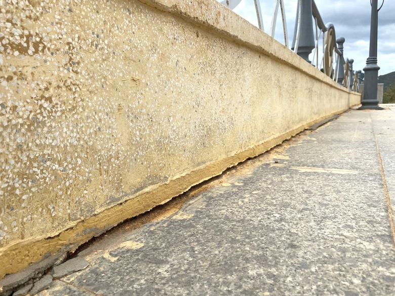 Gia Lai: C&ocirc;ng tr&igrave;nh ti&ecirc;u tho&aacute;t lũ vừa kh&aacute;nh th&agrave;nh đ&atilde; lộ nhiều vết nứt- Ảnh 6.