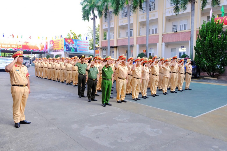 Đồng Nai ra qu&acirc;n cao điểm xử l&yacute; vi phạm giao th&ocirc;ng, mục ti&ecirc;u k&eacute;o giảm tai nạn- Ảnh 3.