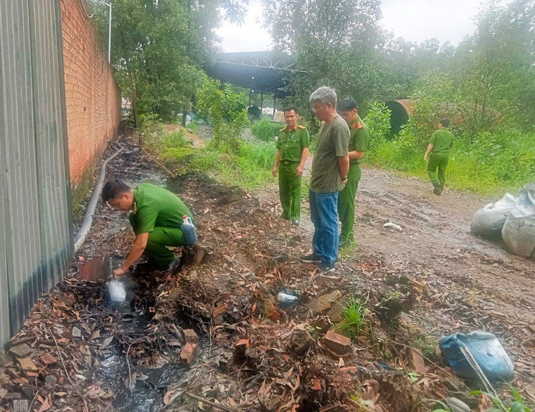 Đồng Nai: Cơ sở nấu dầu từ r&aacute;c thải cao su c&oacute; dấu hiệu vi phạm m&ocirc;i trường- Ảnh 3.