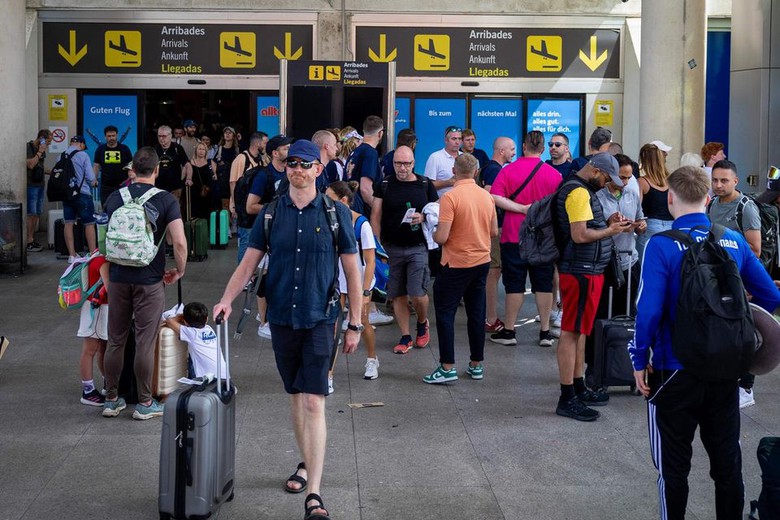 EU sẽ chấm dứt đ&oacute;ng dấu hộ chiếu, tăng cường gi&aacute;m s&aacute;t nhập cảnh từ th&aacute;ng 10- Ảnh 1.