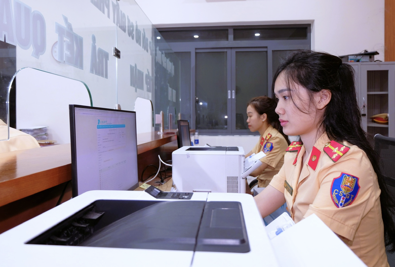 Từ 1/8, Đồng Nai triển khai 21 điểm cấp, đổi giấy ph&eacute;p l&aacute;i xe tại x&atilde;, phường- Ảnh 1.