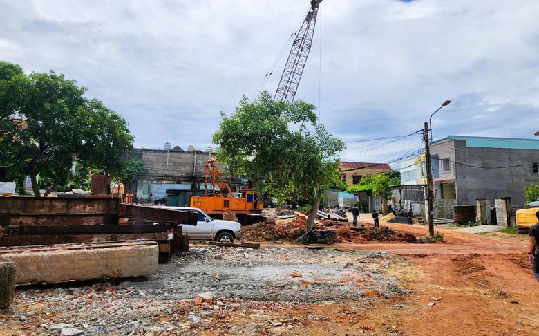 Nỗ lực gỡ vướng mặt bằng, đưa dự &aacute;n cầu vượt đường sắt Đồng Hới về đ&iacute;ch cuối năm 2025- Ảnh 9.